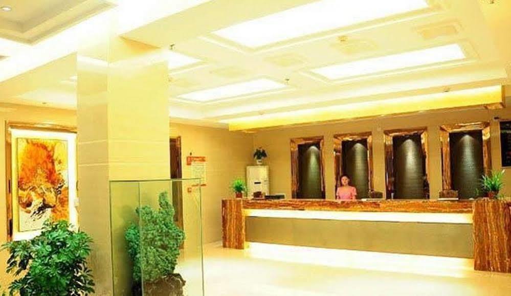 Ronghe Holiday Hotel Shiyan  エクステリア 写真