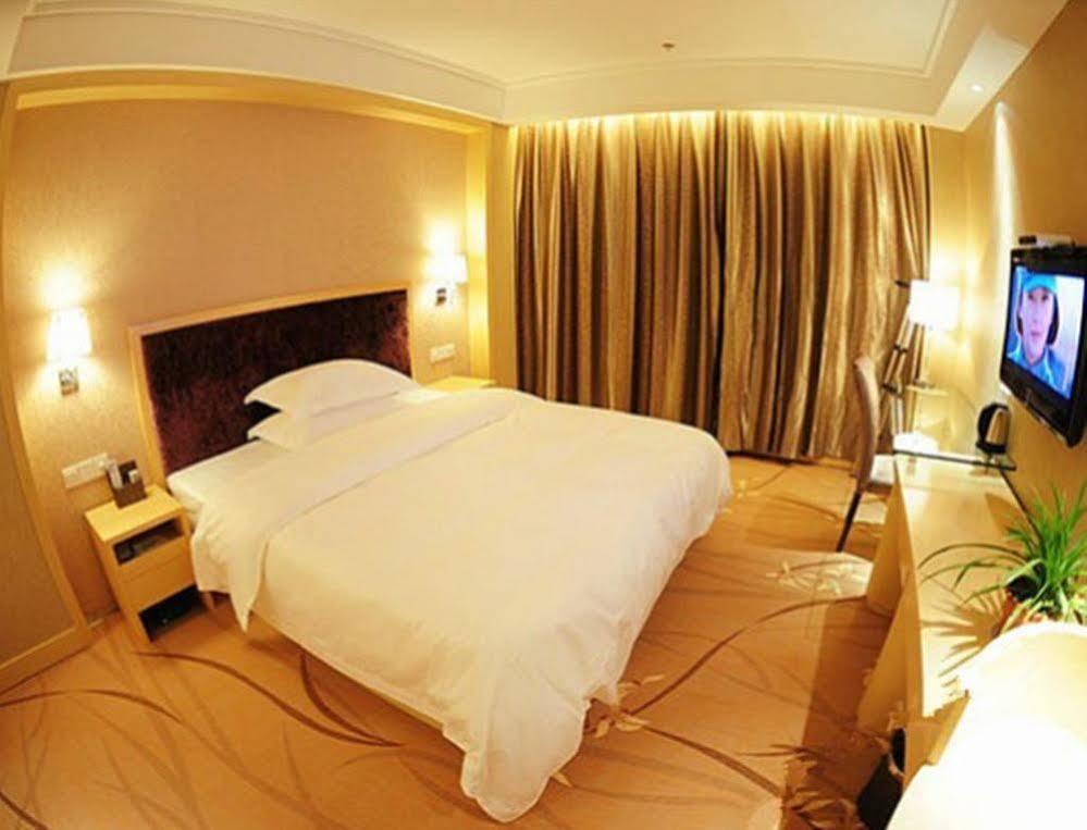 Ronghe Holiday Hotel Shiyan  エクステリア 写真