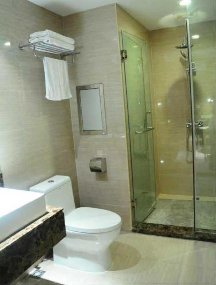 Ronghe Holiday Hotel Shiyan  エクステリア 写真