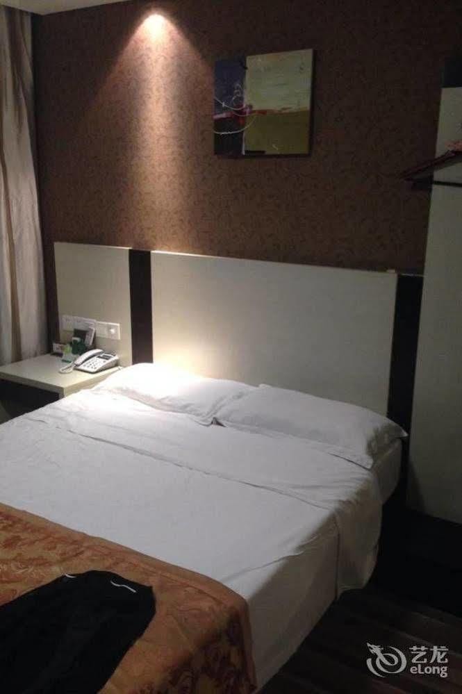 Ronghe Holiday Hotel Shiyan  エクステリア 写真