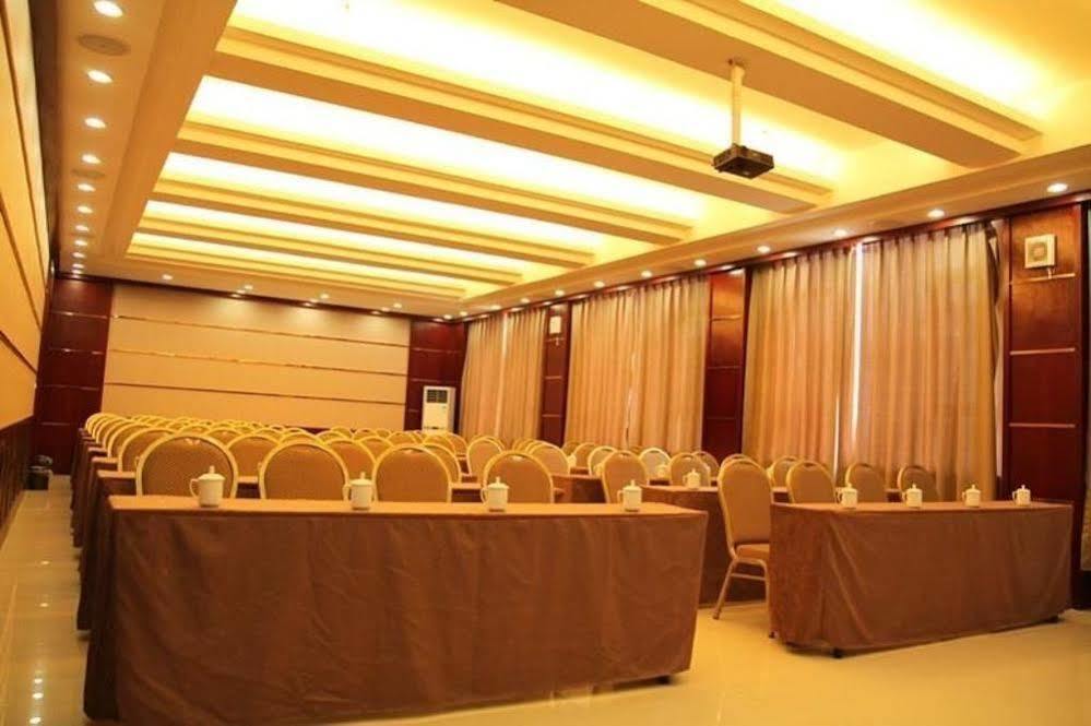Ronghe Holiday Hotel Shiyan  エクステリア 写真